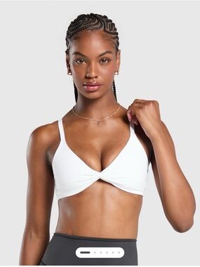 Gymshark Elevate Twist Front Bralette in White - sz Small